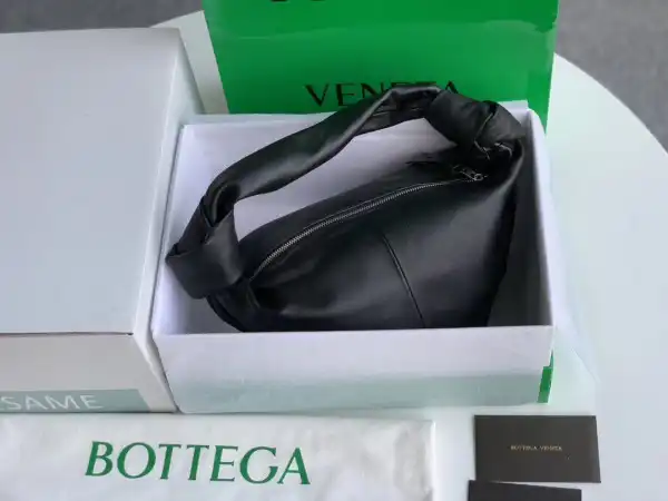 OldCobbler BOTTEGA VENETA MINI DOUBLE KNOT 0123