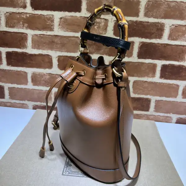 OldCobbler Gucci Diana small bucket bag 0127