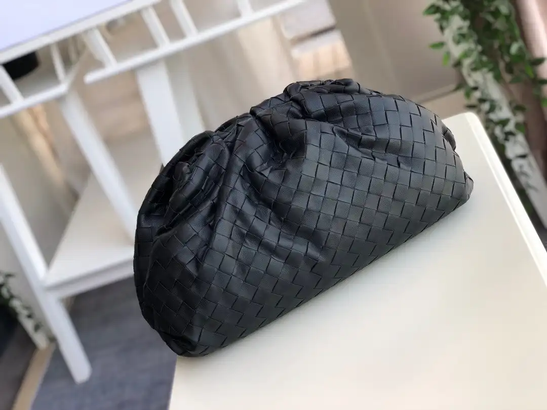 BOTTEGA VENETA Pouch 0123