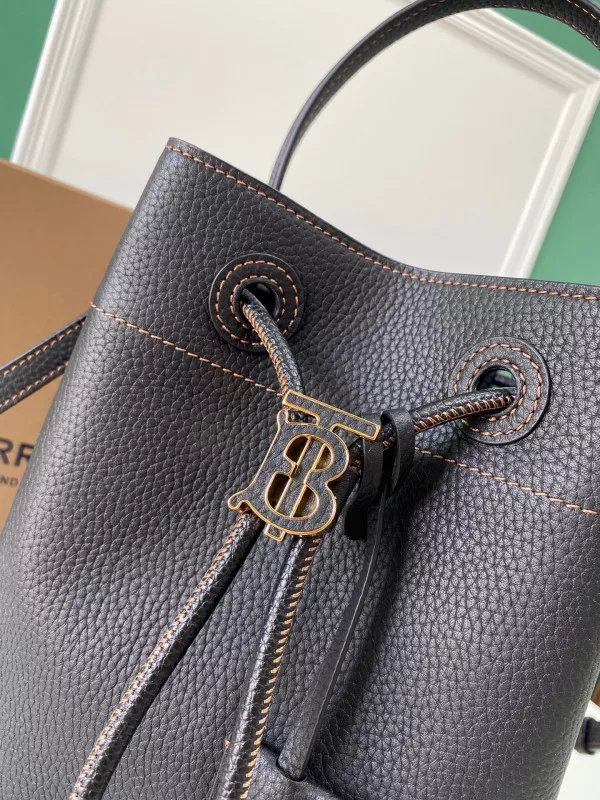 OldCobbler BURBERRY Small TB Bucket Bag 0121