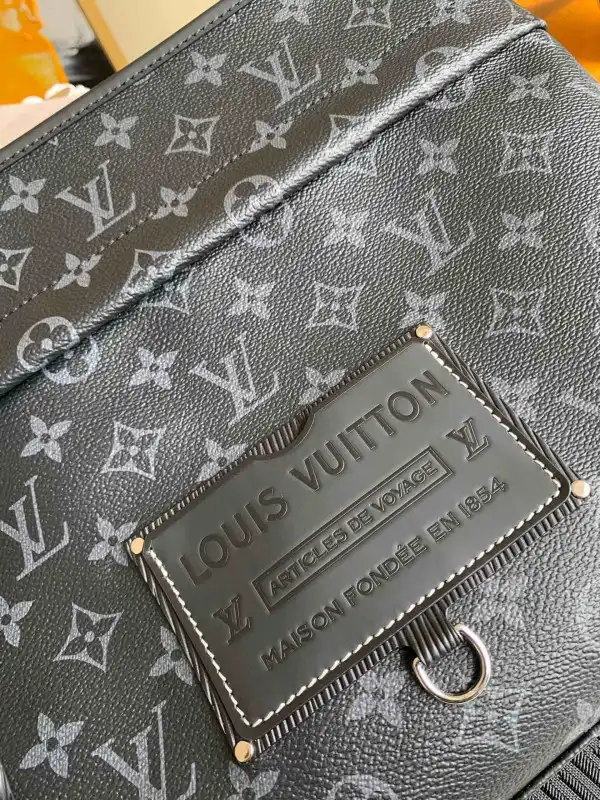 OldCobbler LOUIS VUITTON MESSENGER BAG 0126