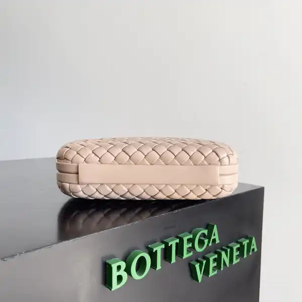 OldCobbler BOTTEGA VENETA Knot Minaudiere-20-12-5.5cm 0123