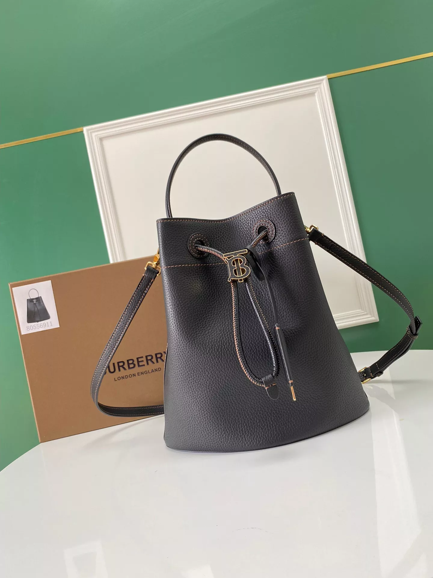 OldCobbler BURBERRY Small TB Bucket Bag 0121