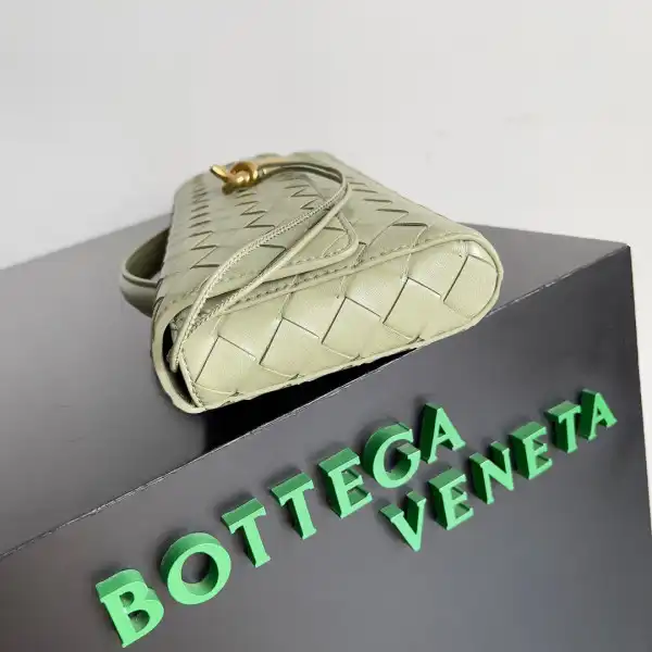 OldCobbler BOTTEGA VENETA Long CHANELutch Andiamo With Handle 0123