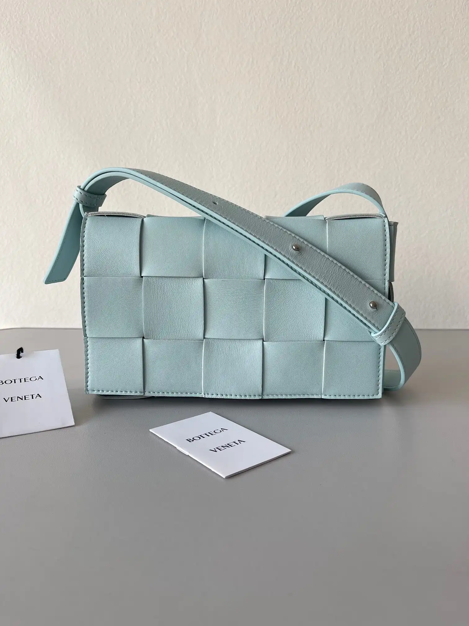 BOTTEGA VENETA CASSETTE 0123