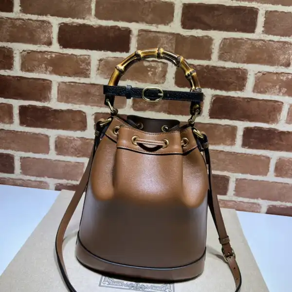 OldCobbler Gucci Diana small bucket bag 0127