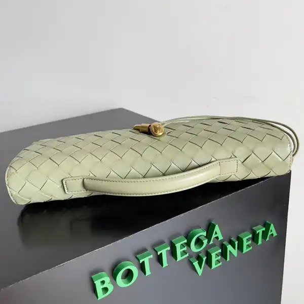 OldCobbler BOTTEGA VENETA Long CHANELutch Andiamo With Handle 0123