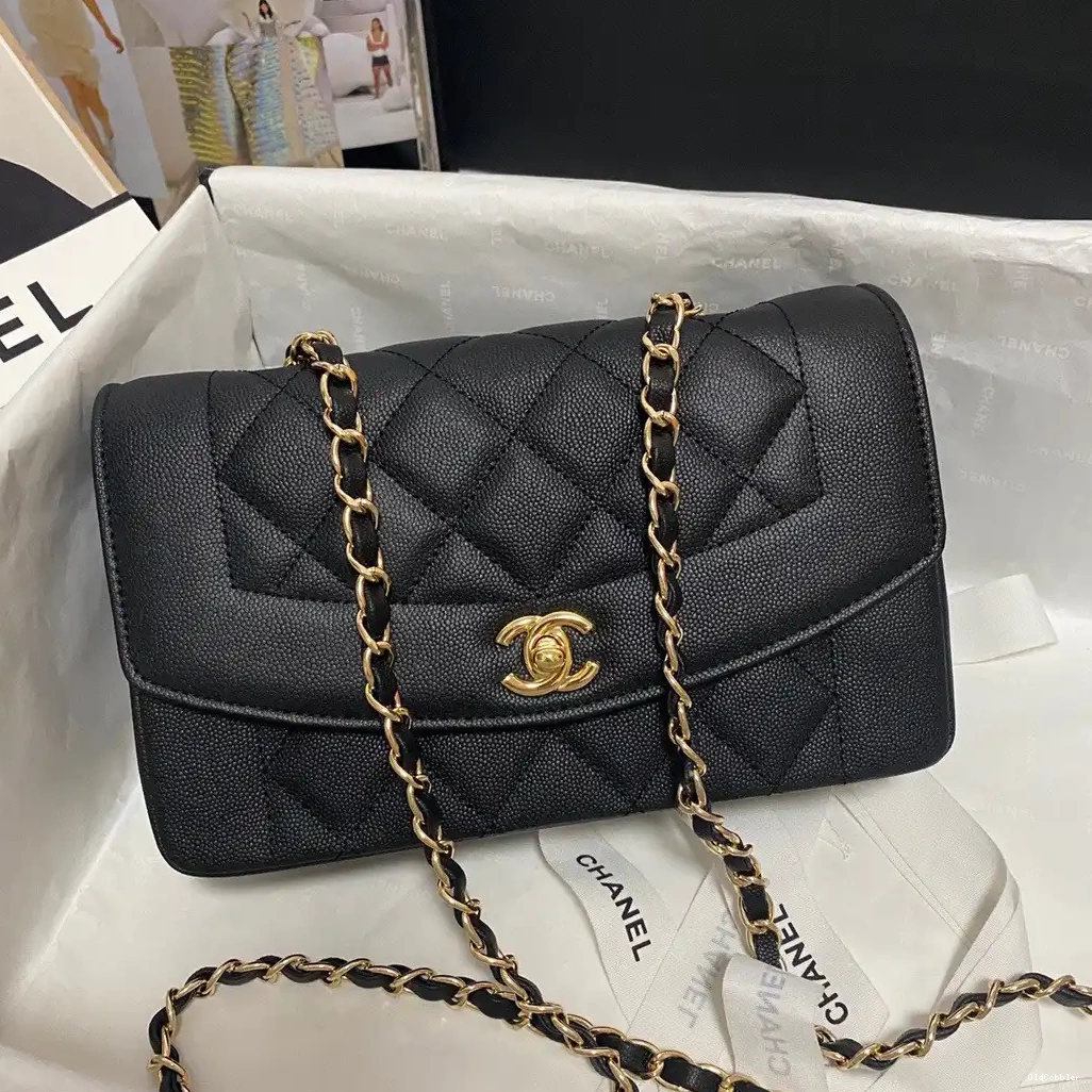 OldCobbler CHANEL FLAP BAG 0216