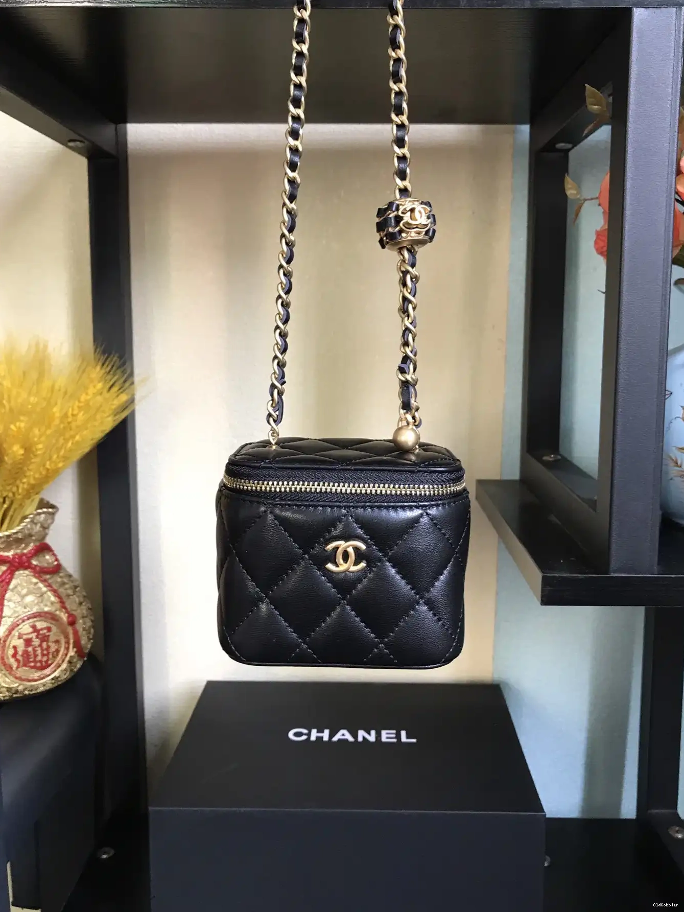 OldCobbler CHANEL CHAIN WITH SMALL VANITY 0208