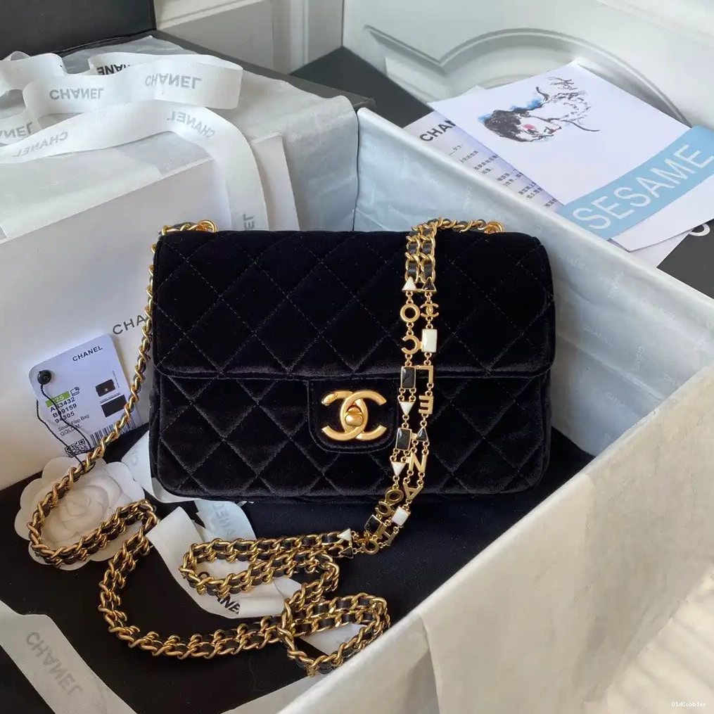 OldCobbler CHANEL FLAP BAG SMALL 0214