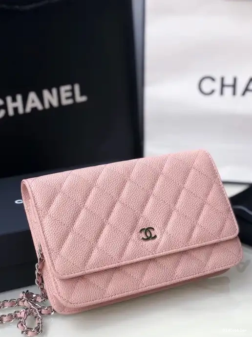 OldCobbler CAVIAR WALLET HARDWARE WITH SILVER CHAIN CHANEL 0221