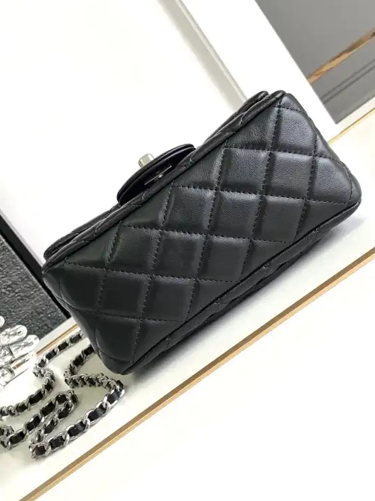 OldCobbler 17CM FLAP CHANEL BAG 0220