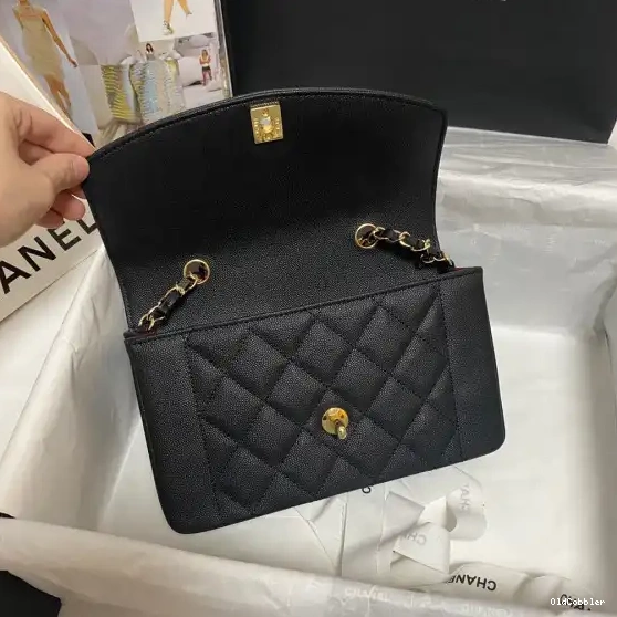 OldCobbler CHANEL FLAP BAG 0216