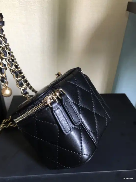 OldCobbler CHANEL CHAIN WITH SMALL VANITY 0208