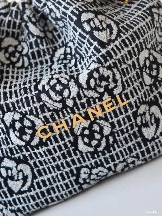 OldCobbler CHANEL 22 HANDBAG 0218