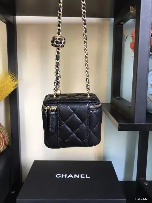 OldCobbler CHANEL CHAIN WITH SMALL VANITY 0208