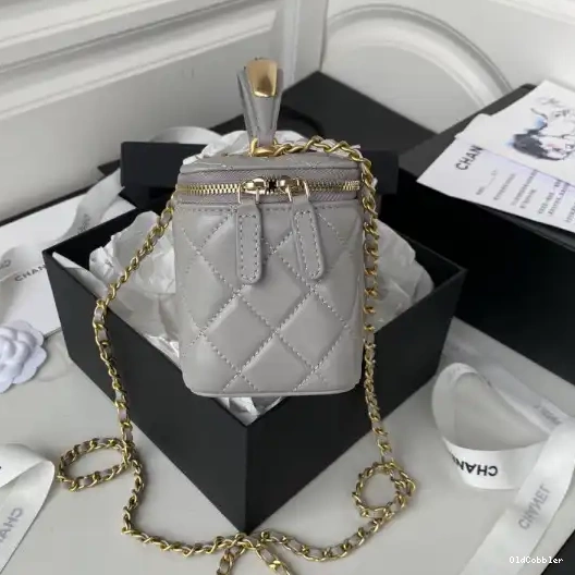 OldCobbler CHANEL VANITY WITH CHAIN 0209