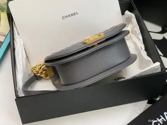 OldCobbler CHANEL MESSENGER BOY SMALL BAG  0221