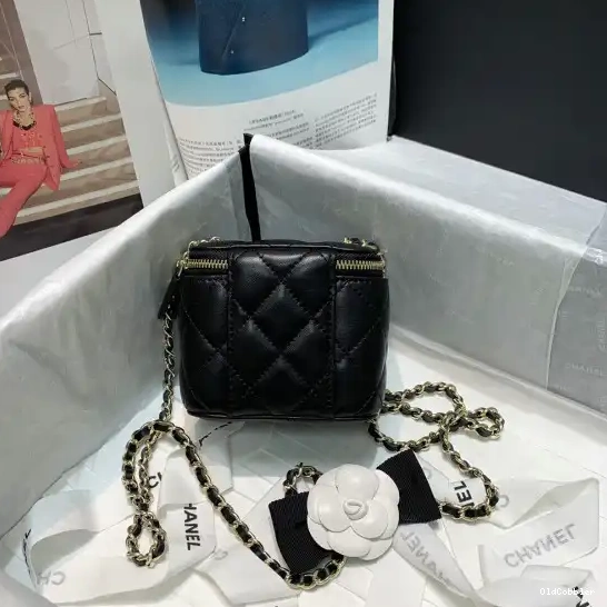 OldCobbler VANITY CHANEL WITH SMALL CHAIN 0211