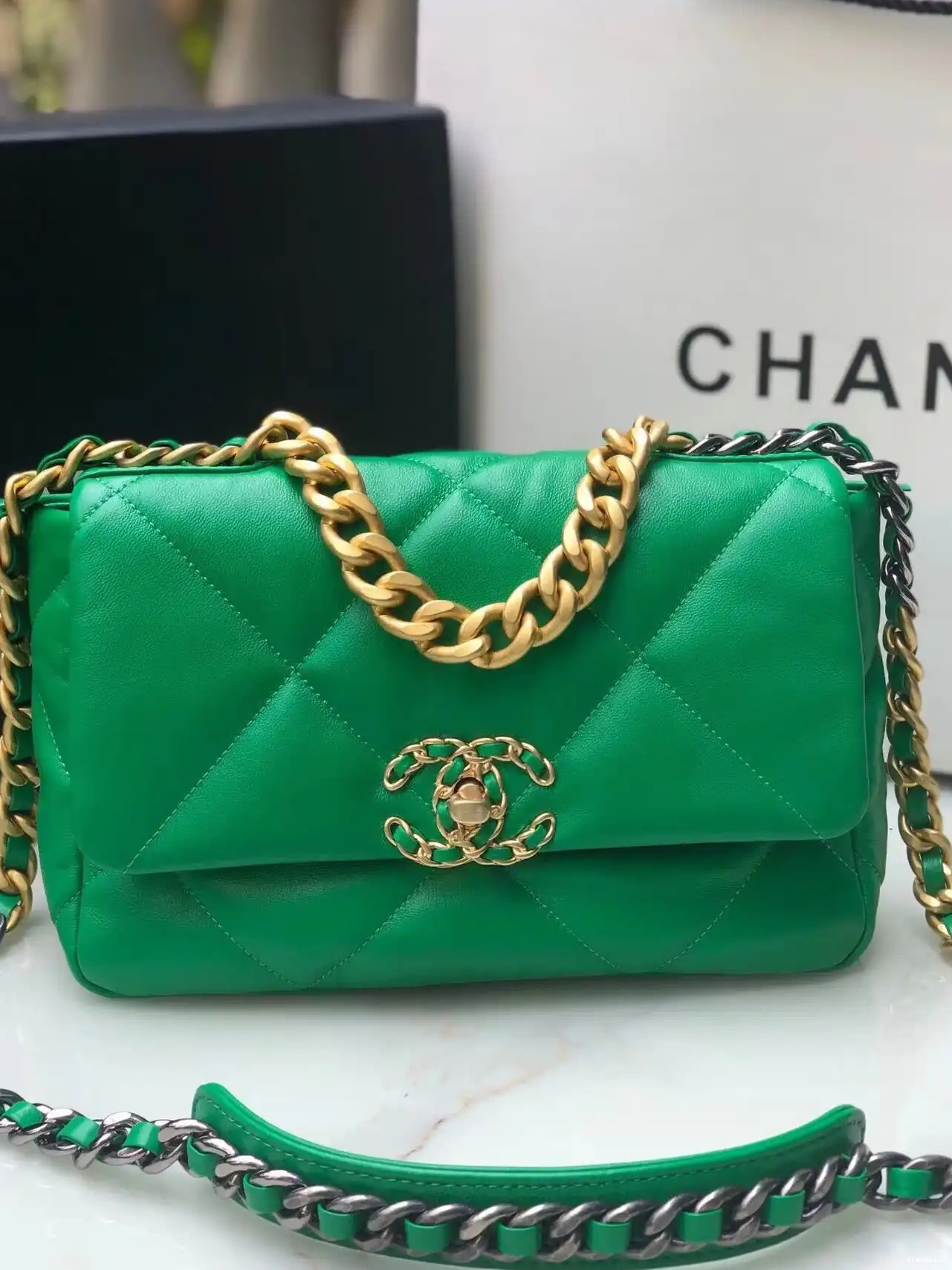 OldCobbler CHANEL FLAP 19 BAG 0224