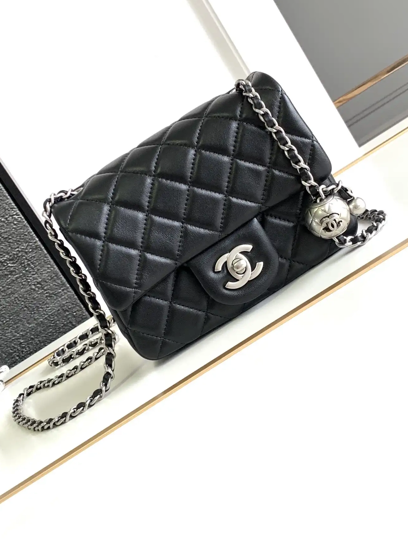 OldCobbler 17CM FLAP CHANEL BAG 0220