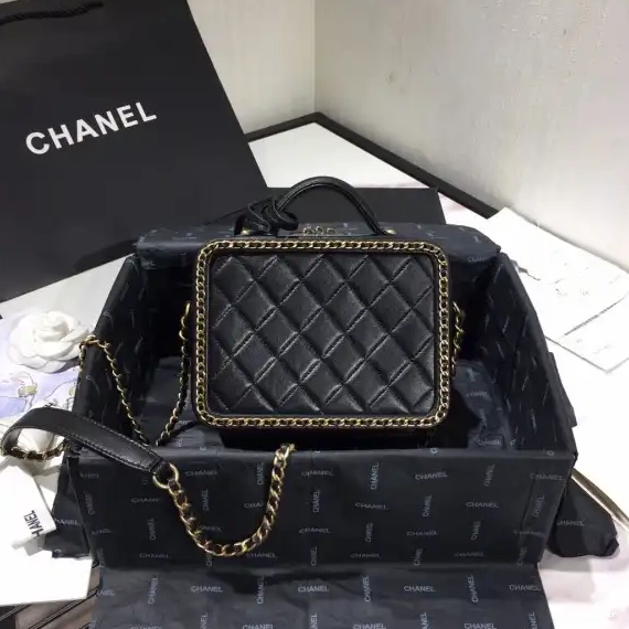 OldCobbler VANITY LARGE CASE SMALL CHANEL 0215