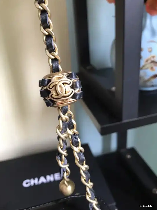 OldCobbler CHANEL CHAIN WITH SMALL VANITY 0208