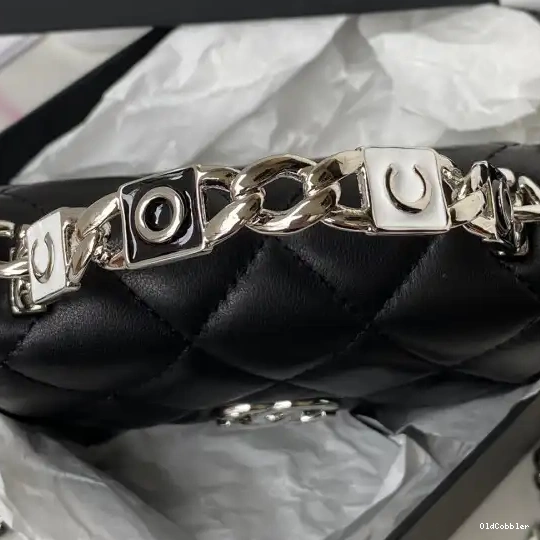 OldCobbler CHANELUTCH CHAIN WITH CHANEL 0216