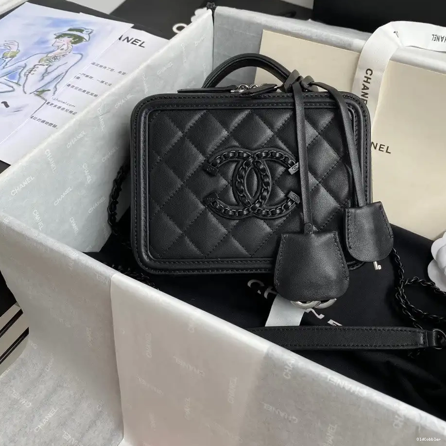 OldCobbler CHANEL VANITY CASE 0211