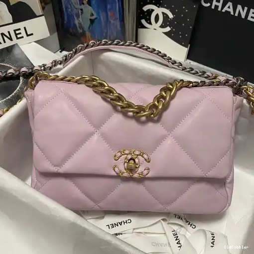 OldCobbler 19 CHANEL FLAP BAG 0212