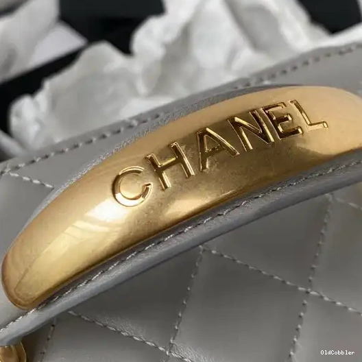 OldCobbler CHANEL VANITY WITH CHAIN 0209