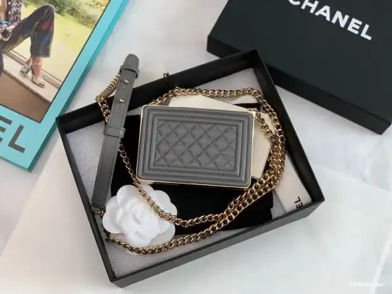 OldCobbler BOY MINAUDIERE CHANEL 0217