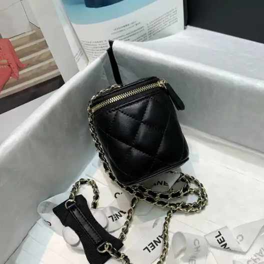 OldCobbler VANITY CHANEL WITH SMALL CHAIN 0211